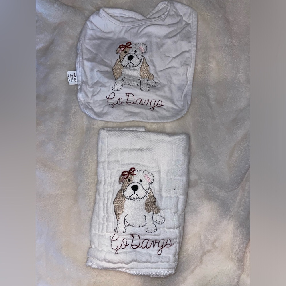 Go dawgs monogrammed bib and burp rag